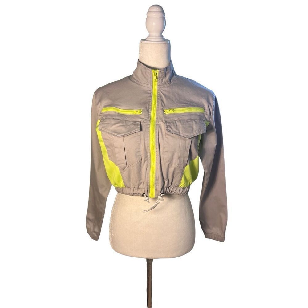 Camp gray cotton ultra-cropped jacket with green neon accents - M